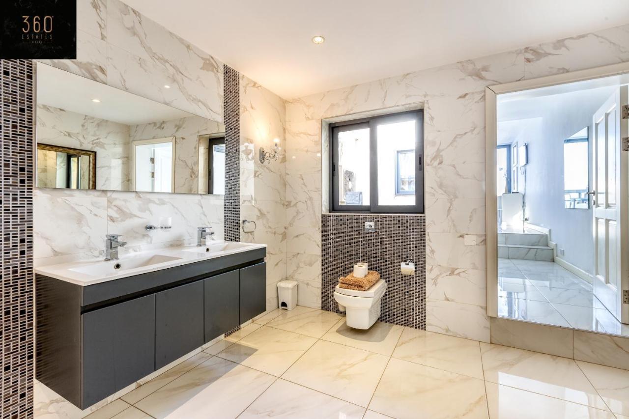 Mesmerising Views For A 2Br Apt In The Capital By 360 Estates Valletta Exteriör bild